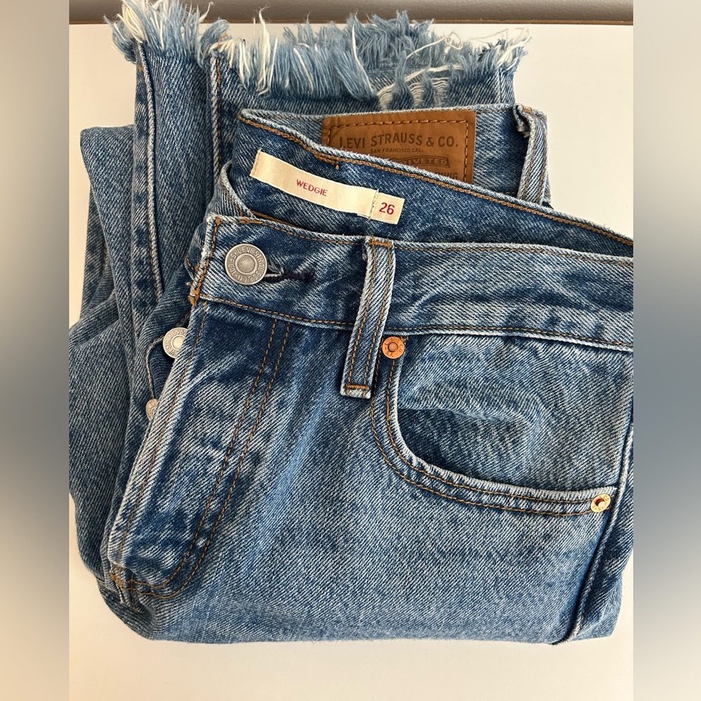 Levis “The Wedgie” (26)